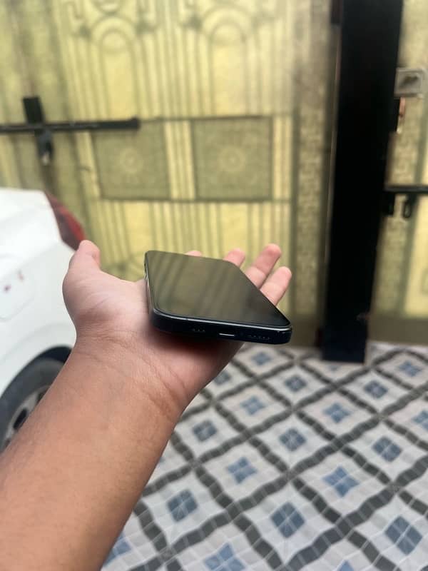 IPHONE 15 PRO NON PTA 4