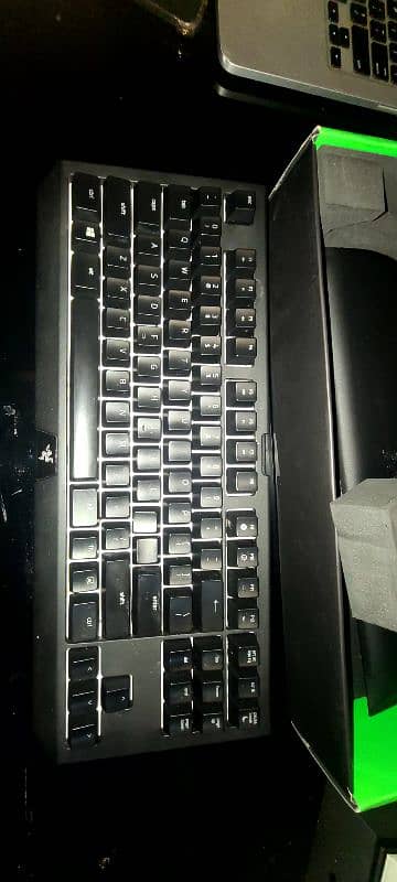 RAZER blackwidow Tournament ed v2 keyboard RGB 2