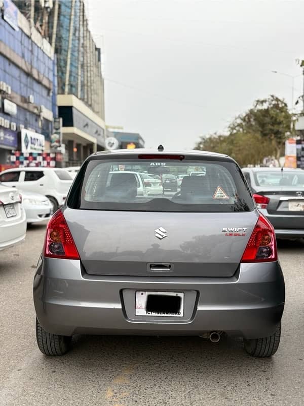 Suzuki Swift 2016 1.3 DLX 1