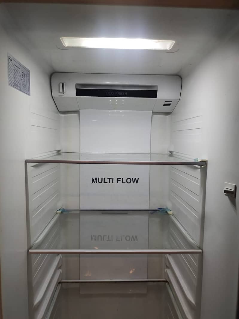 "Luxury Refrigerator for Sale – High-End, Modern Design!" 2