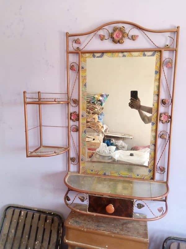 Dressing Table 0