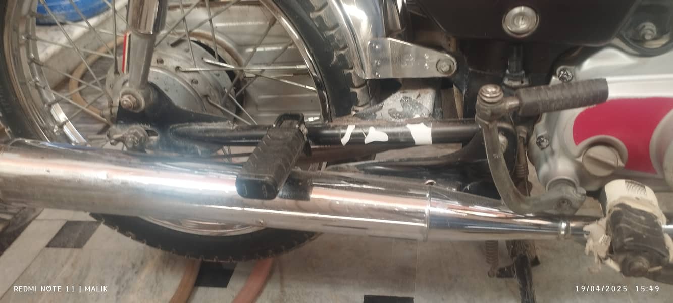 Honda CD 70 14 model 1 16 Ka No laga hain 2