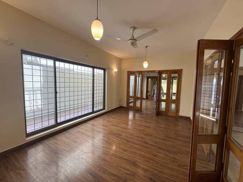 F-7 /2kanal house For Rent 6BedRooms 3