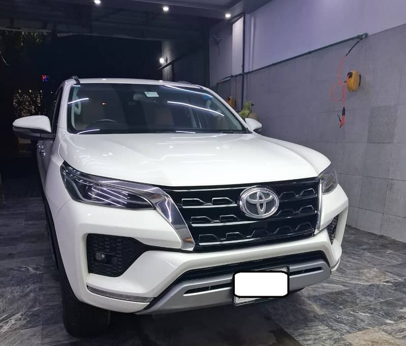 Rent A Car Land Cruiser V8 Fortuner Revo BMW Available In Multan 15