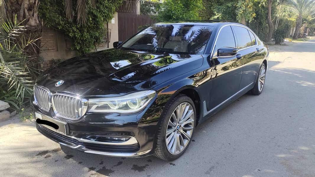Rent A Car Land Cruiser V8 Fortuner Revo BMW Available In Multan 18