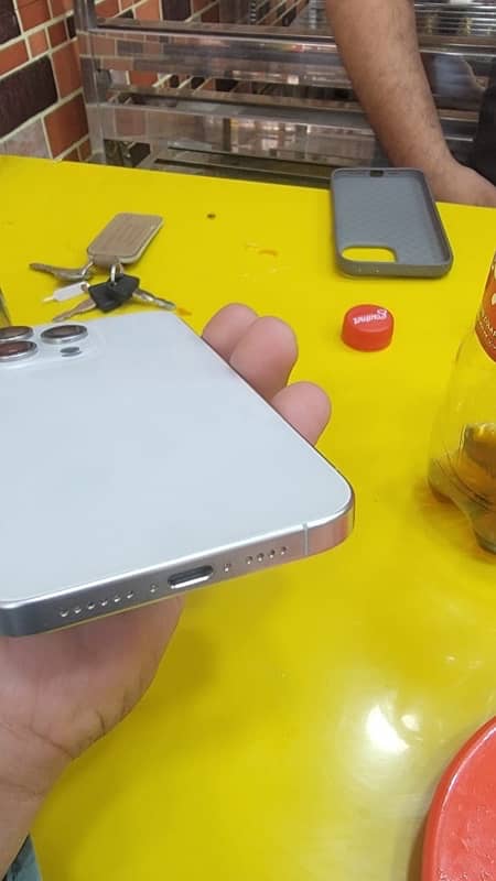 Iphone 15 pro max with box 1