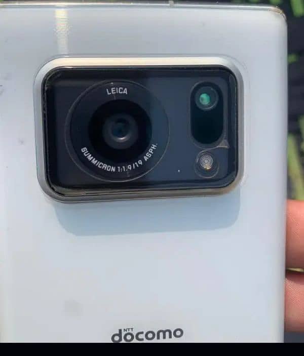 R6 AQUOS 2