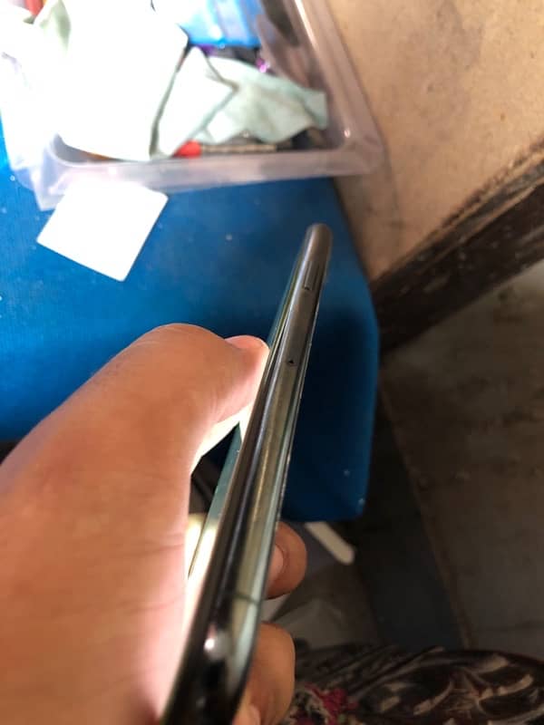 iPhone 11 Pro Max  ICloud Lock 2
