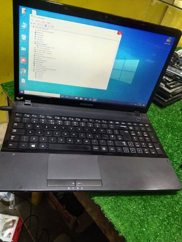 Samsung i3 3rd generation 3gb ram 320gb 15.6 display 0