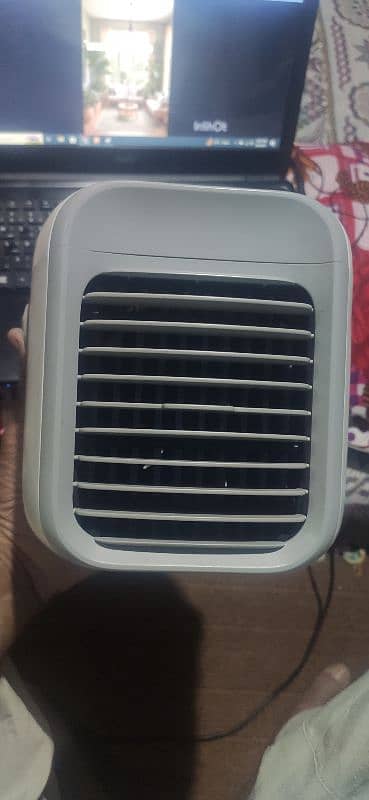Rechargeable Mini Air-cooler+ Dehumidifier 5
