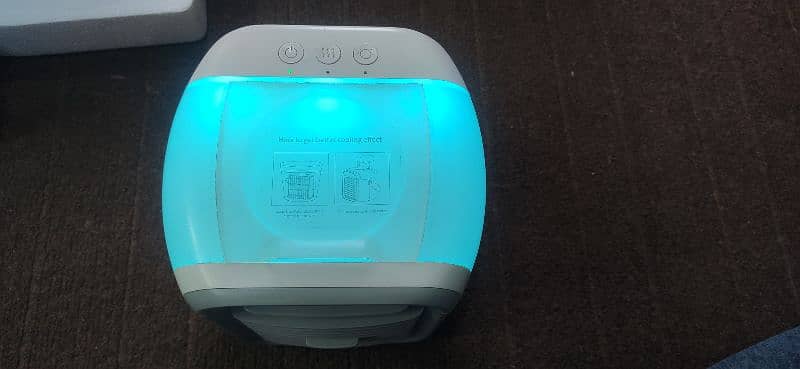 Rechargeable Mini Air-cooler+ Dehumidifier 8