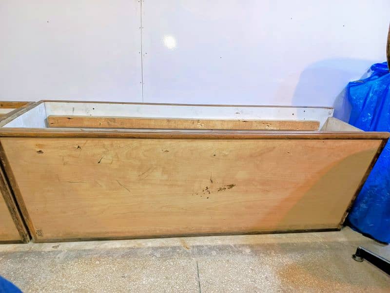 2 Benches without cushions 0