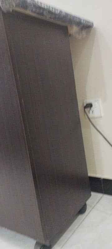 iron stand in good condition 6