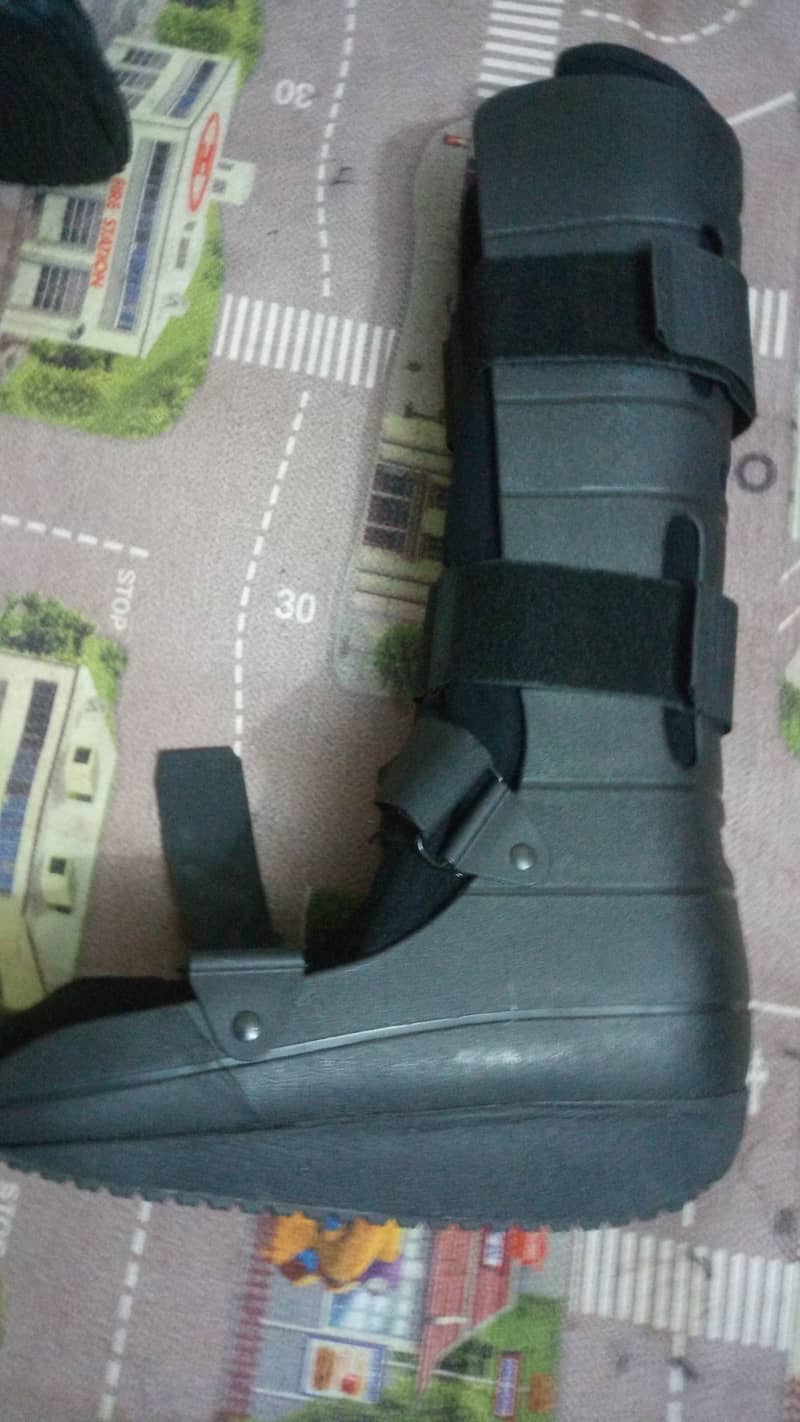 Fix fracture and Adjusta Fit air Walker Boot 0