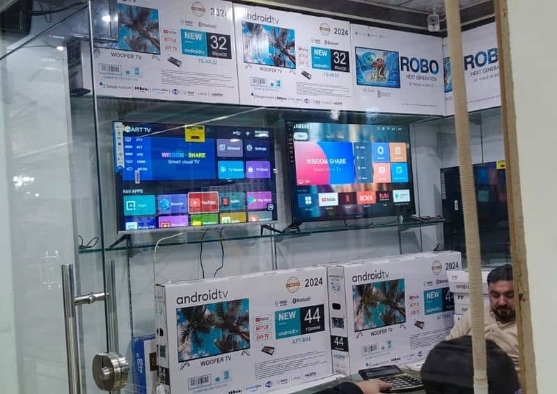 43  INCH  Q LED  LATEST MODEL  03221257237 0
