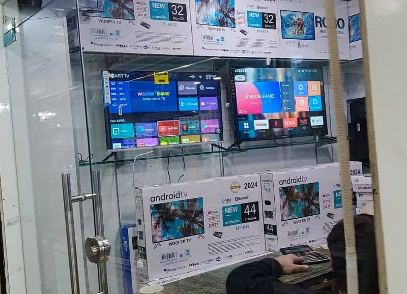 43  INCH  Q LED  LATEST MODEL  03221257237 3