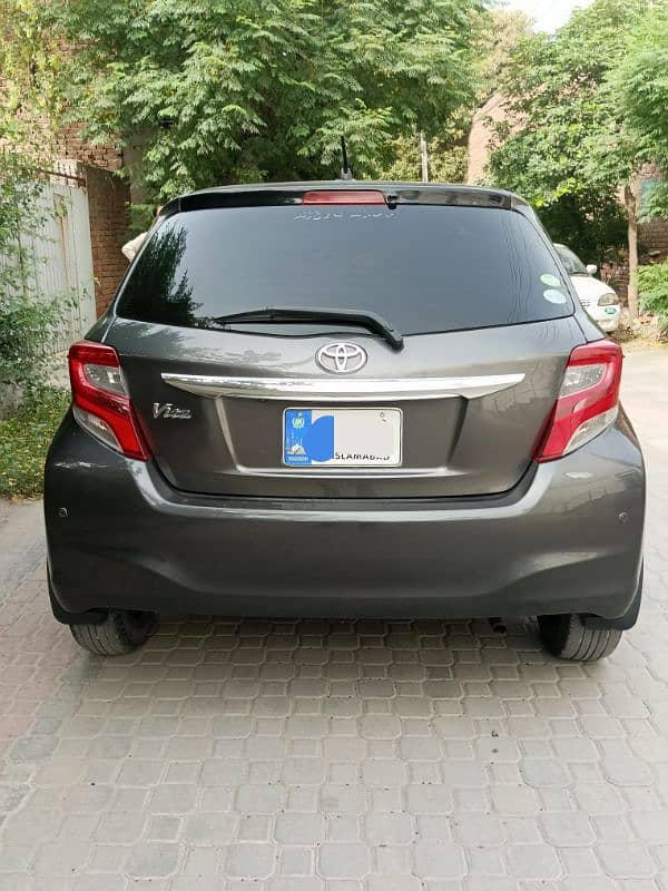 Toyota Vitz 2014 4