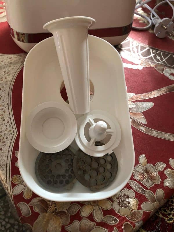 Meat mincer 4