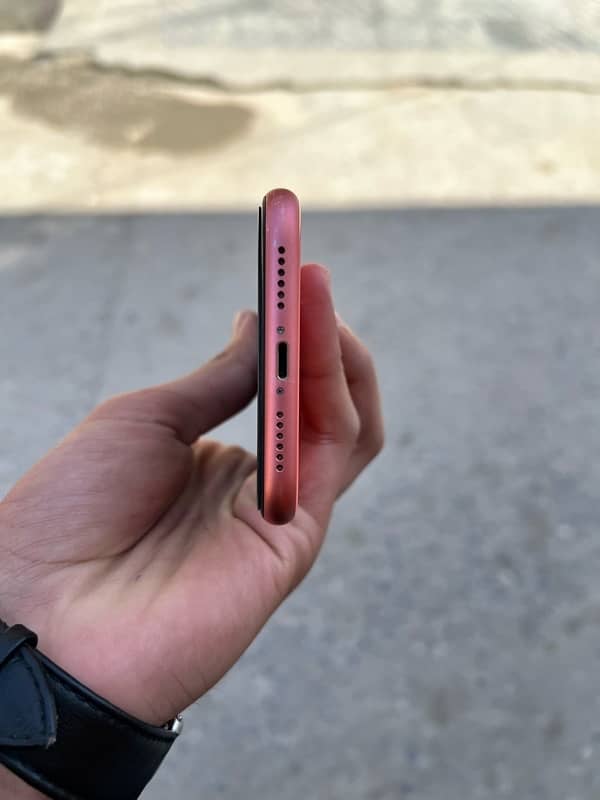 iPhone XR 03274061810 3