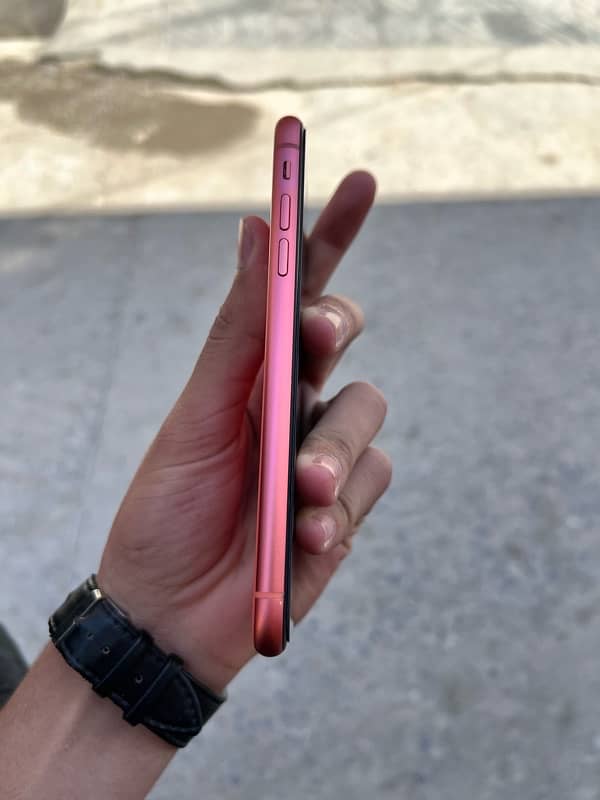 iPhone XR 03274061810 4