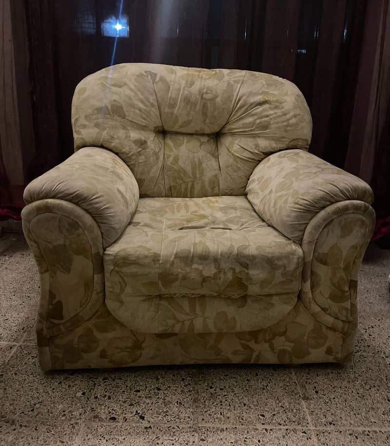 Beautiful Sofa set for sale 1