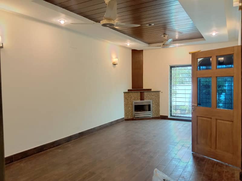 Hot Location Lavish House Available For Sale In Iqbal Park Adjusent To Dha Phase1 0
