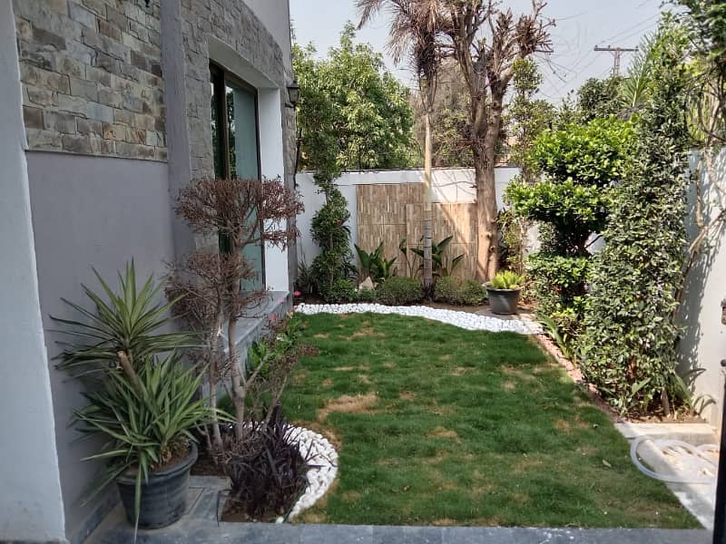 Hot Location Lavish House Available For Sale In Iqbal Park Adjusent To Dha Phase1 4