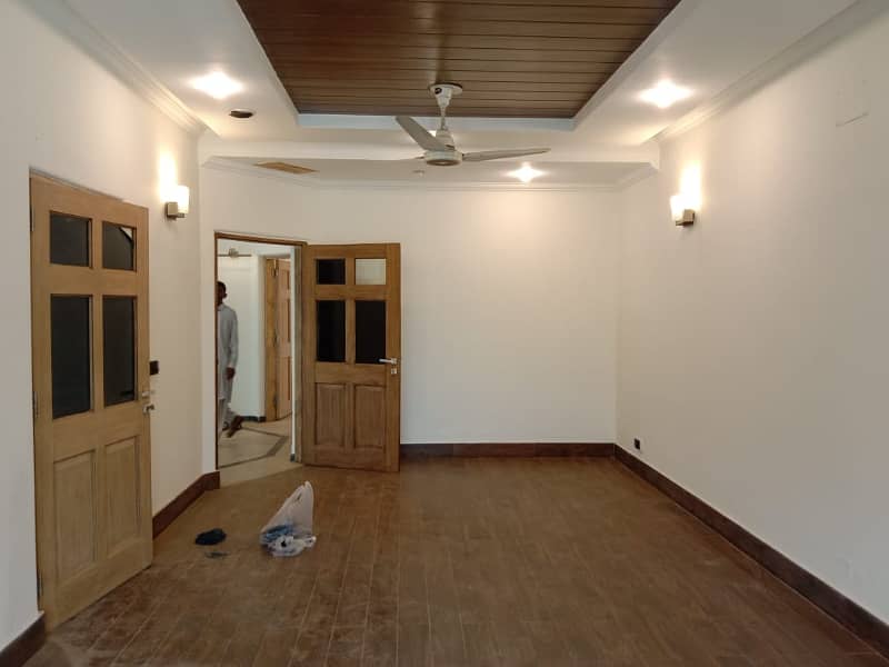 Hot Location Lavish House Available For Sale In Iqbal Park Adjusent To Dha Phase1 7