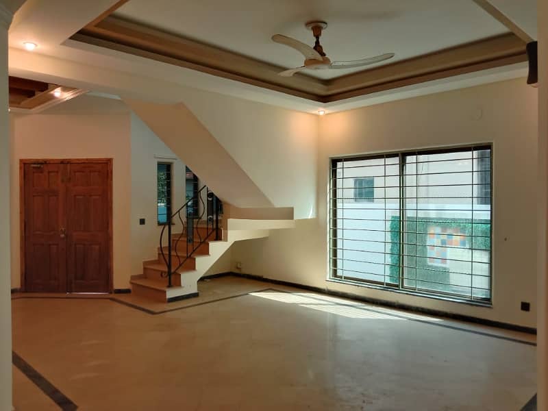 Hot Location Lavish House Available For Sale In Iqbal Park Adjusent To Dha Phase1 8