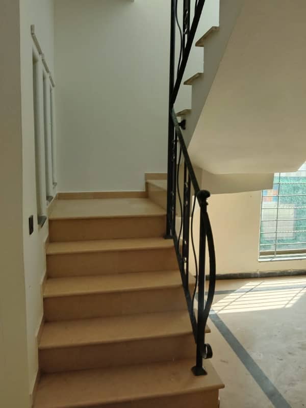 Hot Location Lavish House Available For Sale In Iqbal Park Adjusent To Dha Phase1 13