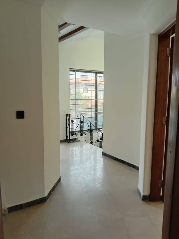 Hot Location Lavish House Available For Sale In Iqbal Park Adjusent To Dha Phase1 38