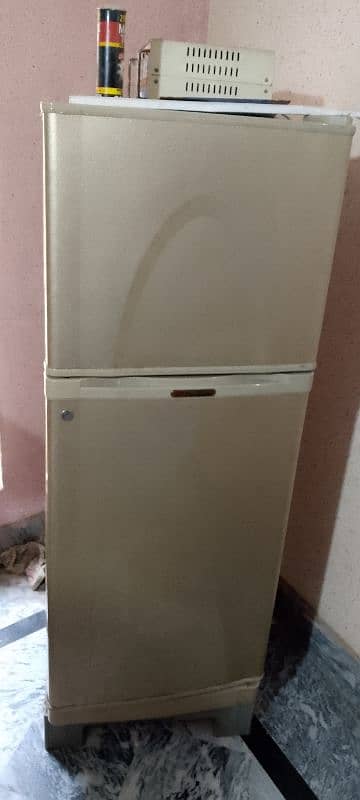 Dawlance small size fridge. 10/10 0