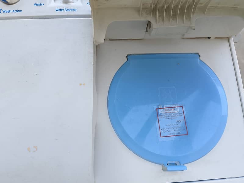 Dawalance washing machine and dryer model DW5200 3