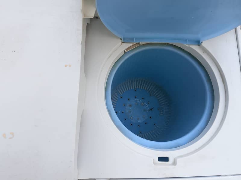 Dawalance washing machine and dryer model DW5200 4
