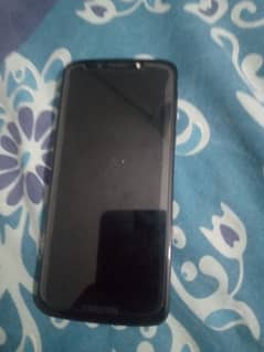 Moto g play good condition single crack not showing