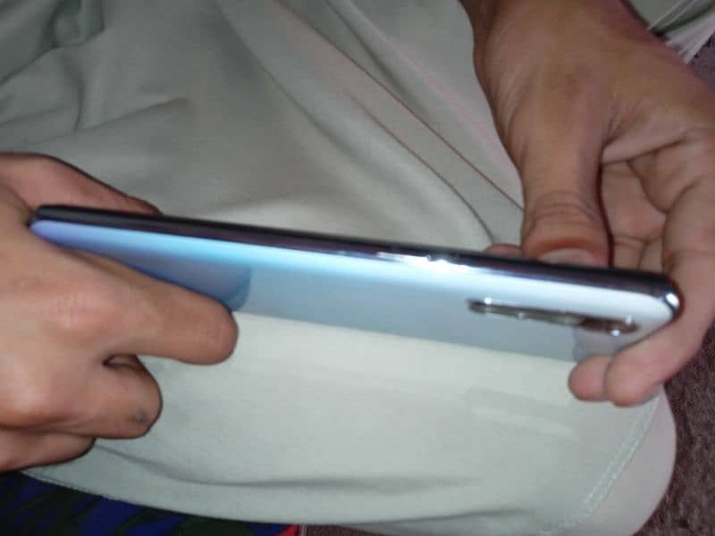 oppo f15 4