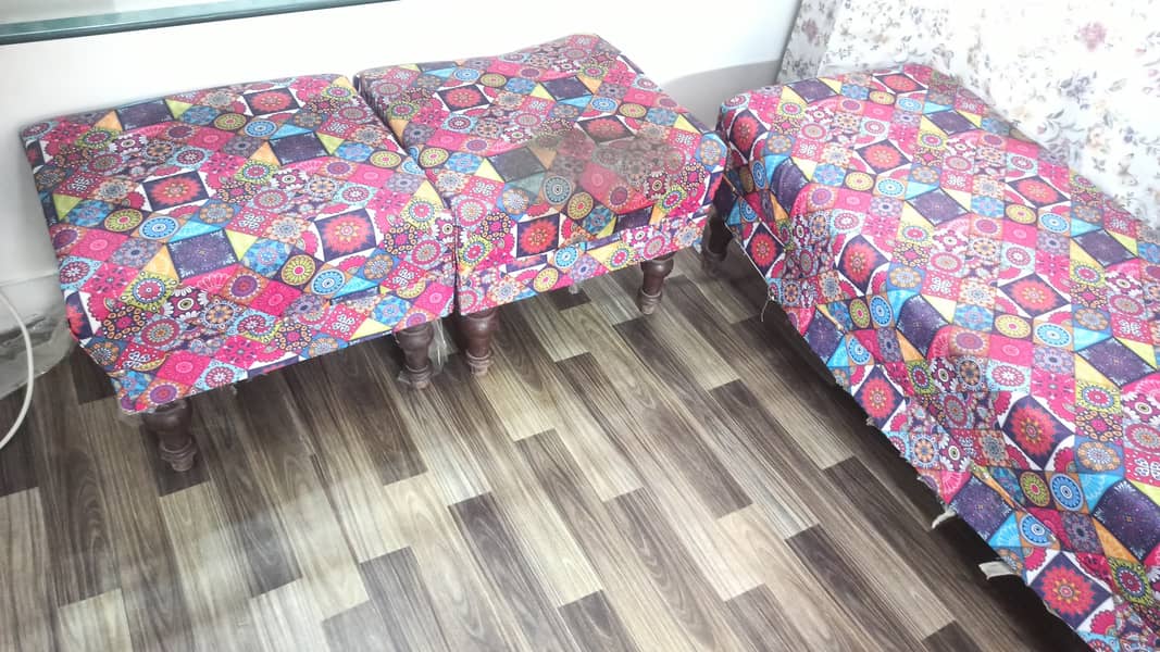 Puffy set available for sale, 4 seater, 1 big, 2 single. 0
