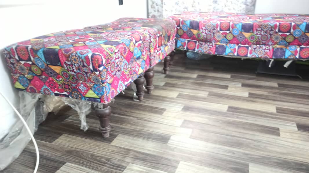 Puffy set available for sale, 4 seater, 1 big, 2 single. 4