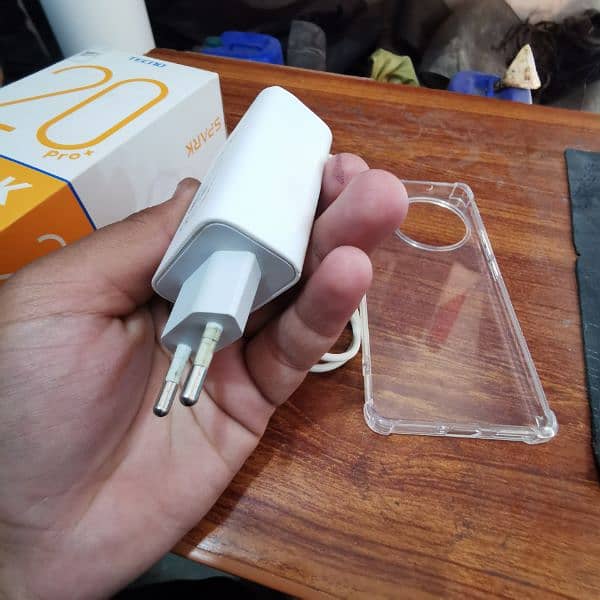 Tecno spark 20 pro+ 4
