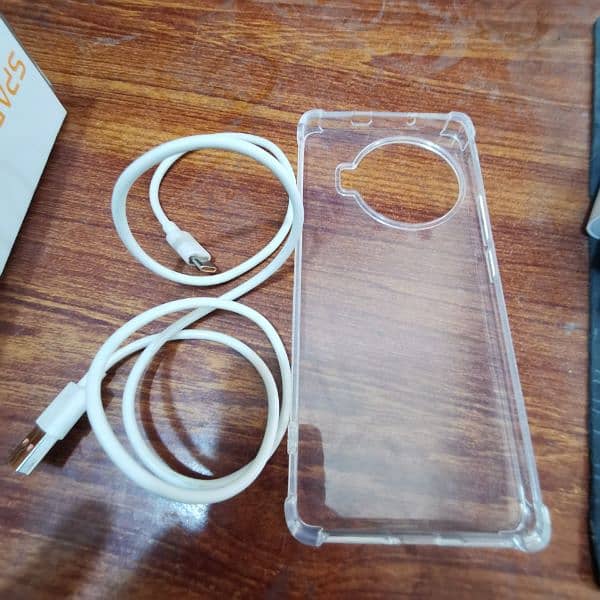 Tecno spark 20 pro+ 5