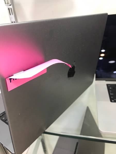 Apple MacBook Pro M1, 16”, 16/1TB slightly used 1