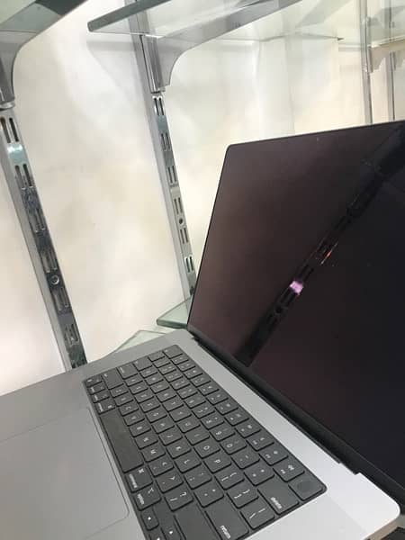 Apple MacBook Pro M1, 16”, 16/1TB slightly used 2