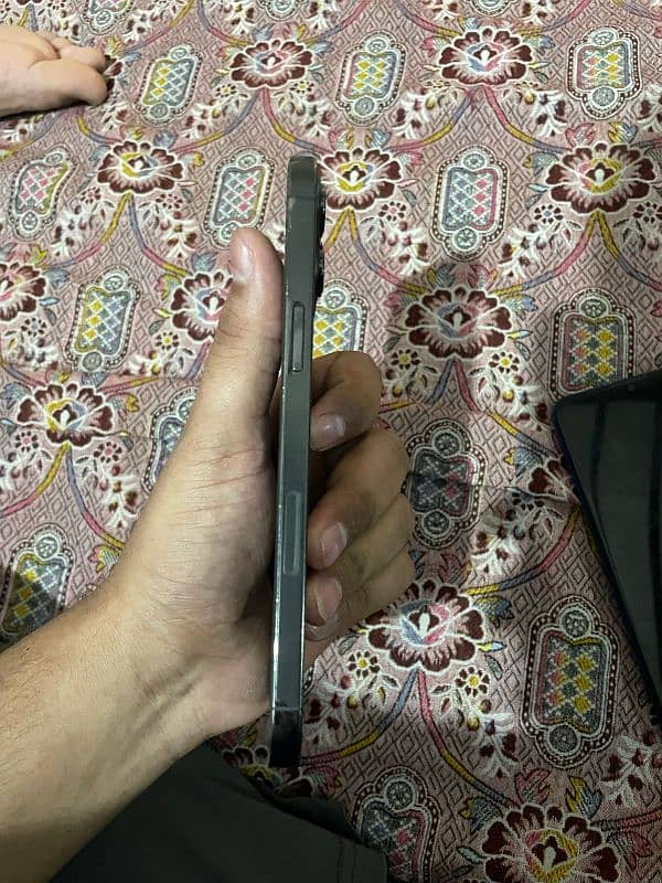 iphone 12 pro max jv 4