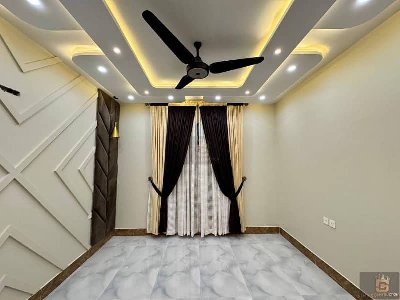 10 Marla House Available for Sale in Citi Housing Gujranwala 1