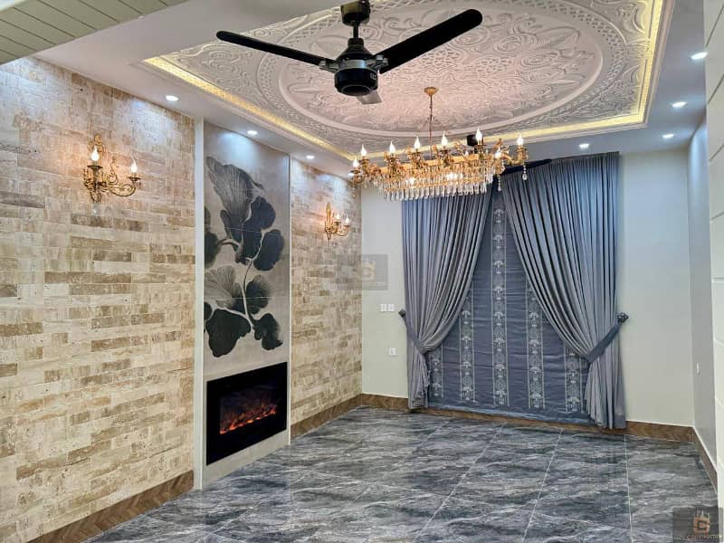 10 Marla House Available for Sale in Citi Housing Gujranwala 12