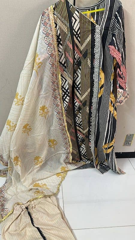3 pic suits lawn k for sale 0