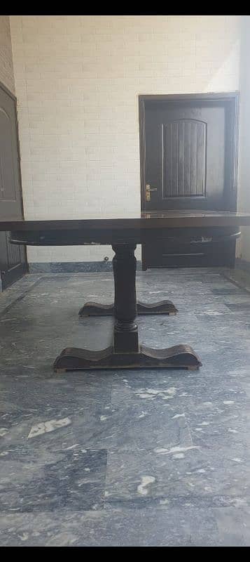 Elegant 8 seater dining table like new condition 8×4 4