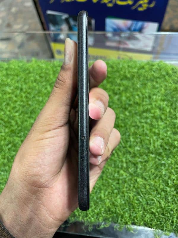 Google pixel 5 128gb black color 2