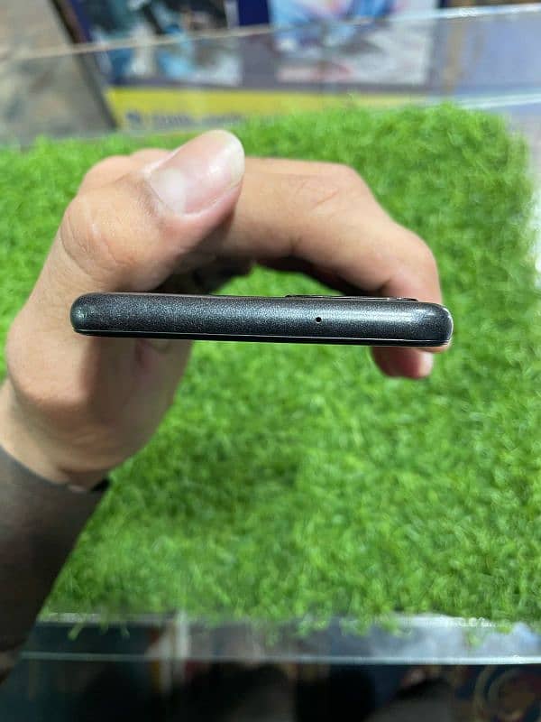 Google pixel 5 128gb black color 5