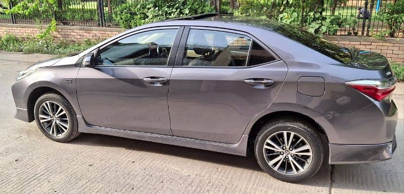 Toyota Corolla Altis 2022 full option top of line 3